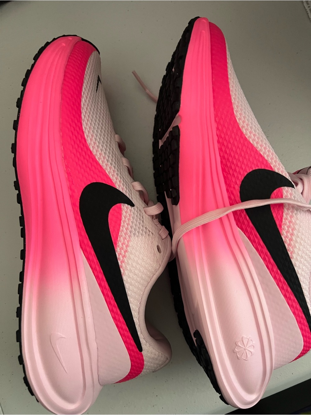 Nike womens size 8 pink revolution sneakers